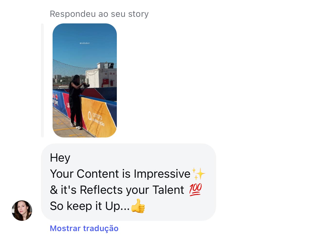 Print de mensagem no Instagram elogiando o conteúdo como impressionante e um reflexo de talento.